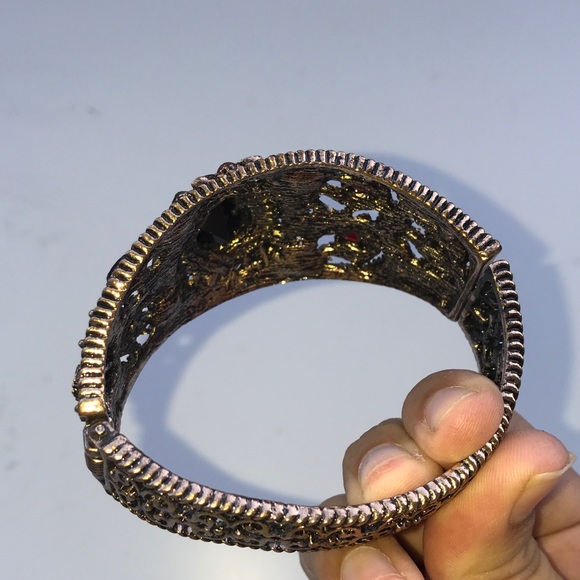 Mini Royal Black Jewel Rhinestone Clasp Bracelet - Picture 6 of 7